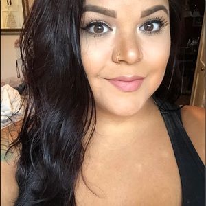 Meet your Posher, Zinthia